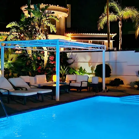 Beautiful Andalusian-style With Huge Private Pool, Outdoor Jacuzzi, Amazing Sea And Mountain Views, Close To The Beach, Walking Distance To Golf Courses And Amenities Estepona