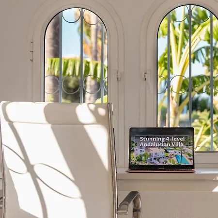 Hotel Beautiful Andalusian-style With Huge Private Pool, Outdoor Jacuzzi, Amazing Sea And Mountain Views, Close To The Beach, Walking Distance To Golf Courses And Amenities 4*