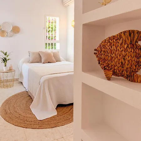 Hotel Beautiful Andalusian-style With Huge Private Pool, Outdoor Jacuzzi, Amazing Sea And Mountain Views, Close To The Beach, Walking Distance To Golf Courses And Amenities 4*